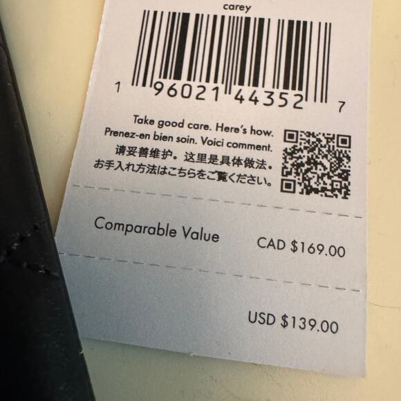 NWT Kate Spade Carey Black Quilted Key Cles Card Holder SHW MSRP $139 - Picture 3 of 4